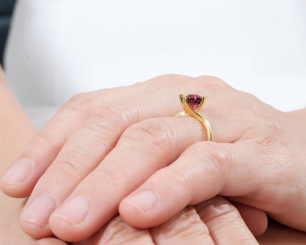 Nhẫn nữ Vàng Đá quý tự nhiên Red Garnet Twist Solitaire Ring in 14K Yellow Gold | AME Jewellery