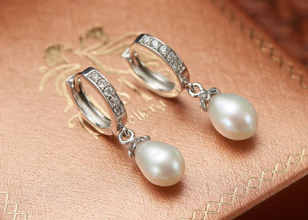 Bông tai Ngọc trai nuôi nước ngọt | Pearl Huggie hoop Earrings | AME Jewellery