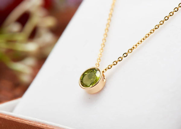 Mặt dây chuyền Vàng Đá quý tự nhiên Peridot Solitaire Bezel Pendant Necklace in 14K Yellow Gold | AME Jewellery