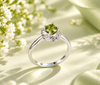 Bague en argent sterling avec péridot naturel par AME Jewellery. 