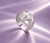 Bague chevalière ovale droite et croix pour homme en argent sterling par AME Jewellery.