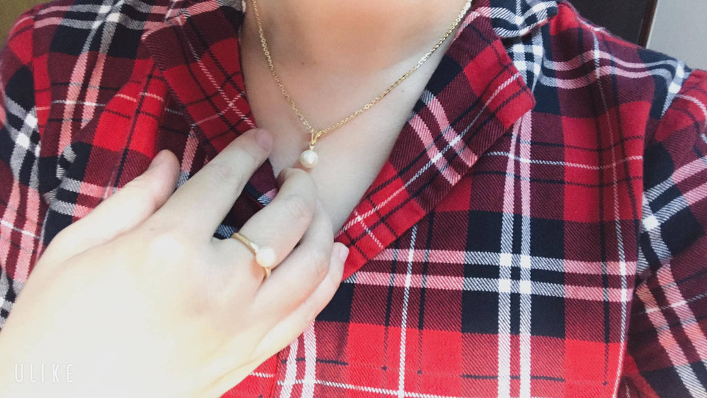 Bague classique en Or jaune 14K avec Perle d'eau douce de couleur blanche par AME Jewellery