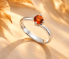 Bague torsadée solitaire en argent sterling avec citrine naturelle par AME Jewellery.