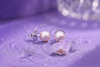 Boucles d'Oreilles Puces avec Perles de Culture d'Eau Douce Roses de 7,5 mm en Argent Sterling pour Femmes - AME Jewellery