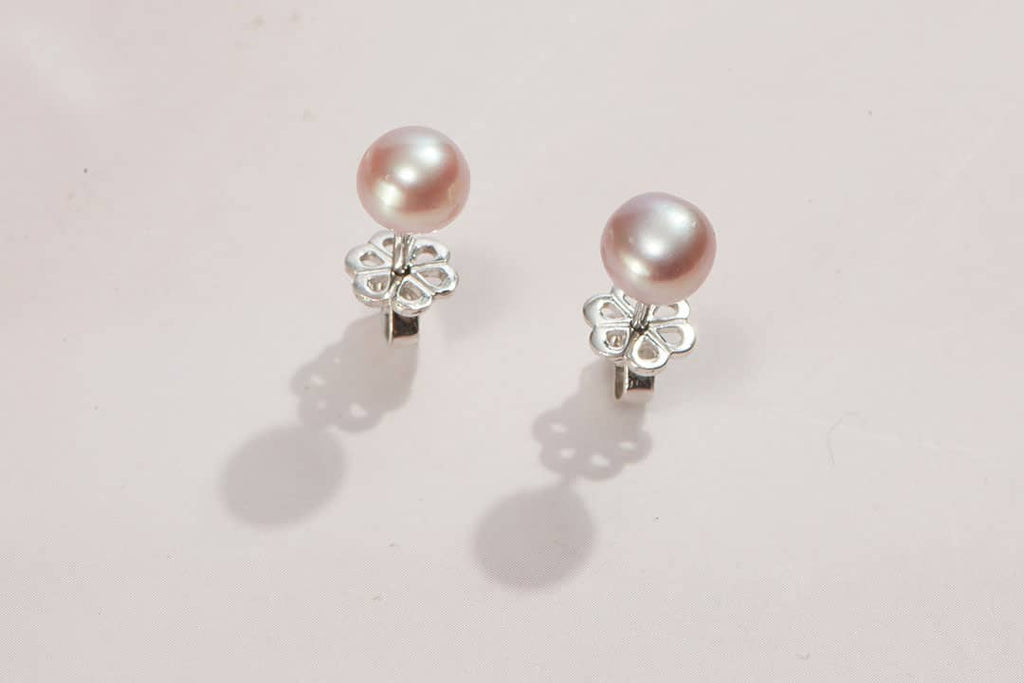 Boucles d'oreilles à tige avec perles d'eau douce lavande et bouton de en argent sterling - AME Jewellery