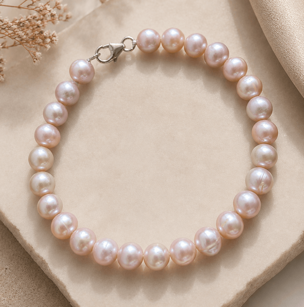 Bracelet brin de perles de culture d'eau douce lavande avec fermoir en argent sterling par AME Jewellery.