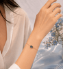 Bracelet en or jaune 14K et topaze bleue de Londres naturelle taille en poire – AME Jewellery.