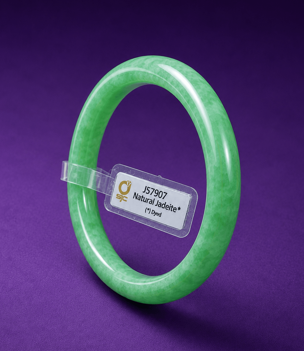 Bracelet jonc en Jade jadeite Birman de 52 mm d’AME Jewellery est plus qu'un simple bijou époustouflant.
