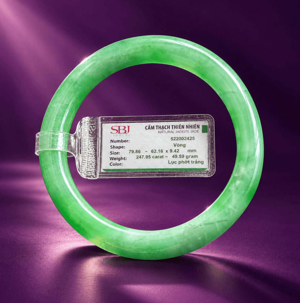 Bracelet jonc en Jade jadeite Birman de 62.16 mm d’AME Jewellery est plus qu'un simple bijou époustouflant 