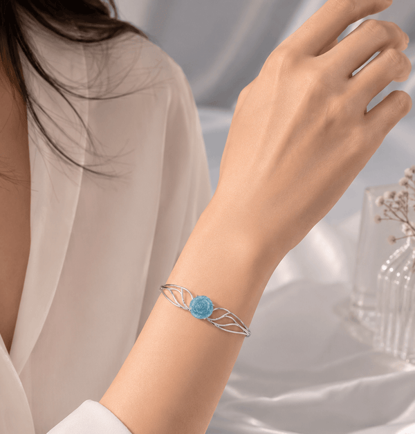 Bracelet jonc en argent sterling avec fleur de rose en aigue-marine - AME Jewellery. 