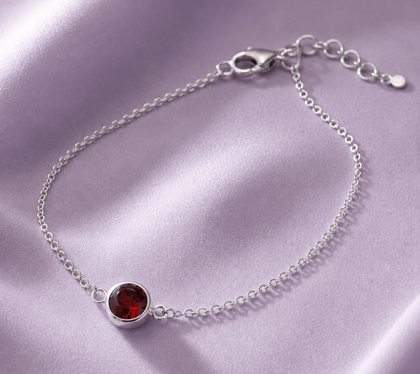 Bracelet solitaire en grenat rouge naturel en argent sterling - AME Jewellery