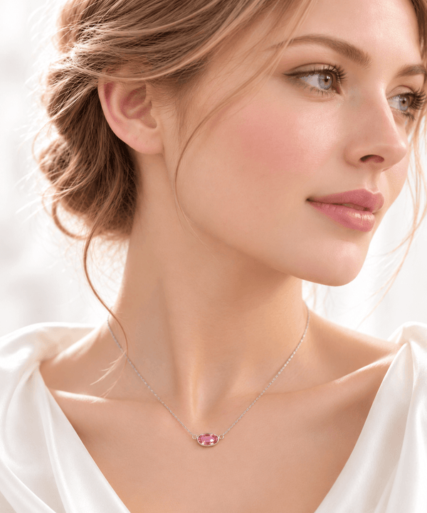 Collier avec pendentif en topaze rose ovale de 5 × 7 mm en argent  - AME Jewellery.