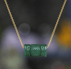 Collier chaîne en or jaune 14 carats avec Lu Lu Tong en jade néphrite naturel par AME Jewellery.