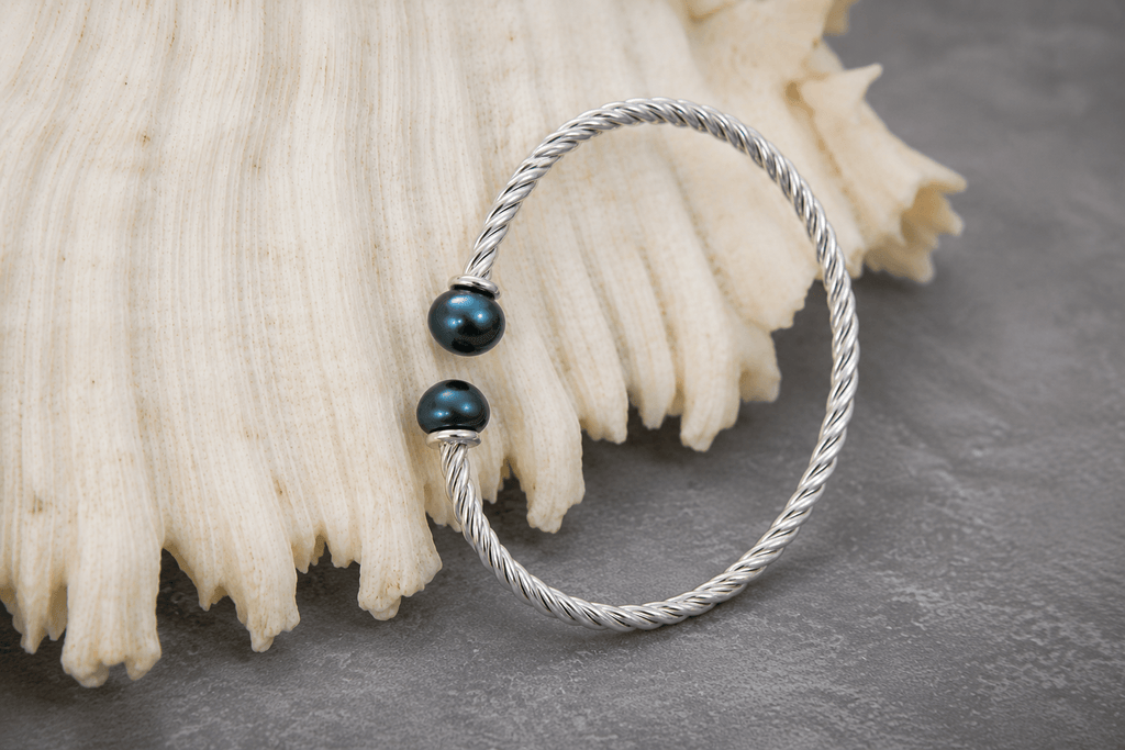 Bracelet jonc câble ouvert en argent sterling et perles de culture d’eau douce demi-rondes – AME Jewellery