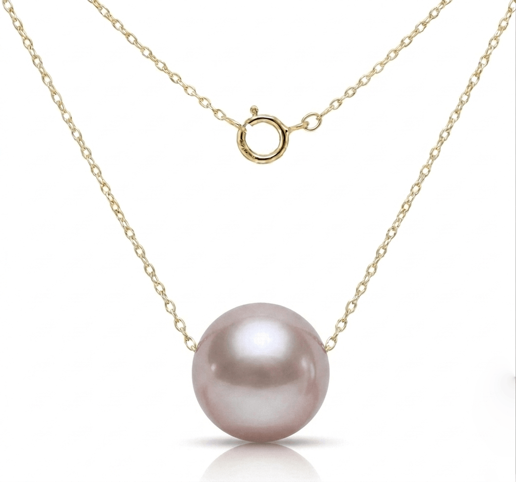 Dây chuyền vàng 14K ngọc trai nuôi nước ngọt 8.5 mm, thiết kế mang vẻ đẹp cổ điển của AME Jewellery.
