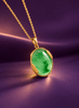 Pendentif Épi de Riz en Or jaune 14K avec jade jadéite birman forme de cabochon ovale par AME Jewellery.