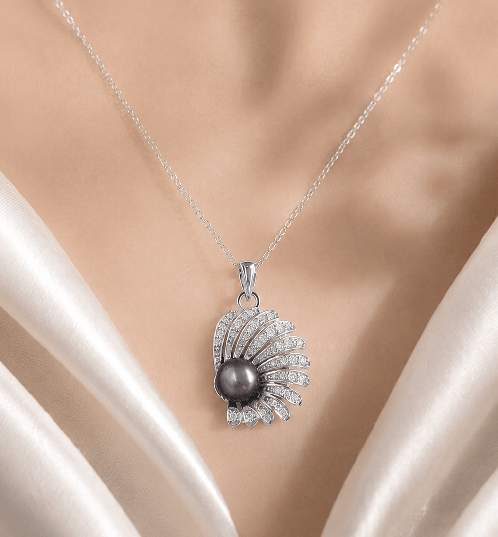Collier pendentif en argent sterling avec perle de culture d'eau douce en forme de bouton de paon vert de 6,5 mm à 7 mm/9 mm par AME Jewellery pour femme.  