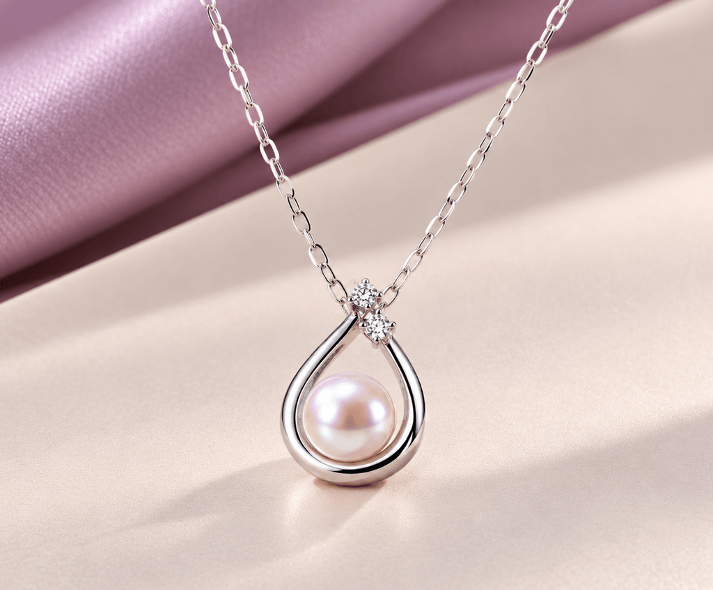 Collier pendentif en argent sterling avec perle de culture d'eau douce blanche de 6,5 mm par AME Jewellery pour femme. 