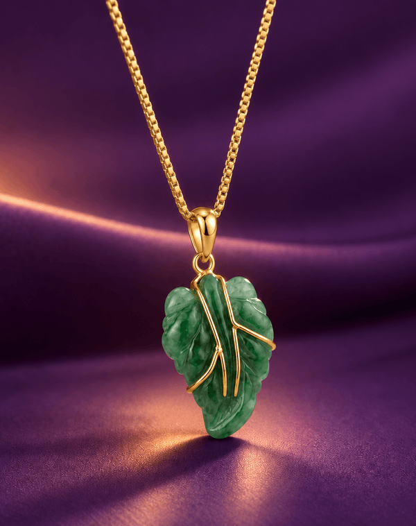 Pendentif feuille en jadeite de Birmanie, or jaune 14K - AME Jewellery,