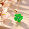 Pendentif fleur d’abricot en jadéite de Birmanie, or jaune 14K - AME Jewellery. 