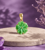 Pendentif fleur en or jaune 14K et jadéite de Birmanie - AME Jewellery