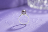 Bague en or blanc 10K avec perle d'eau douce aubergine par AME Jewellery
