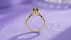 Bague torsadée en topaze bleue de Londres naturelle en or jaune 14K - AME Jewellery.