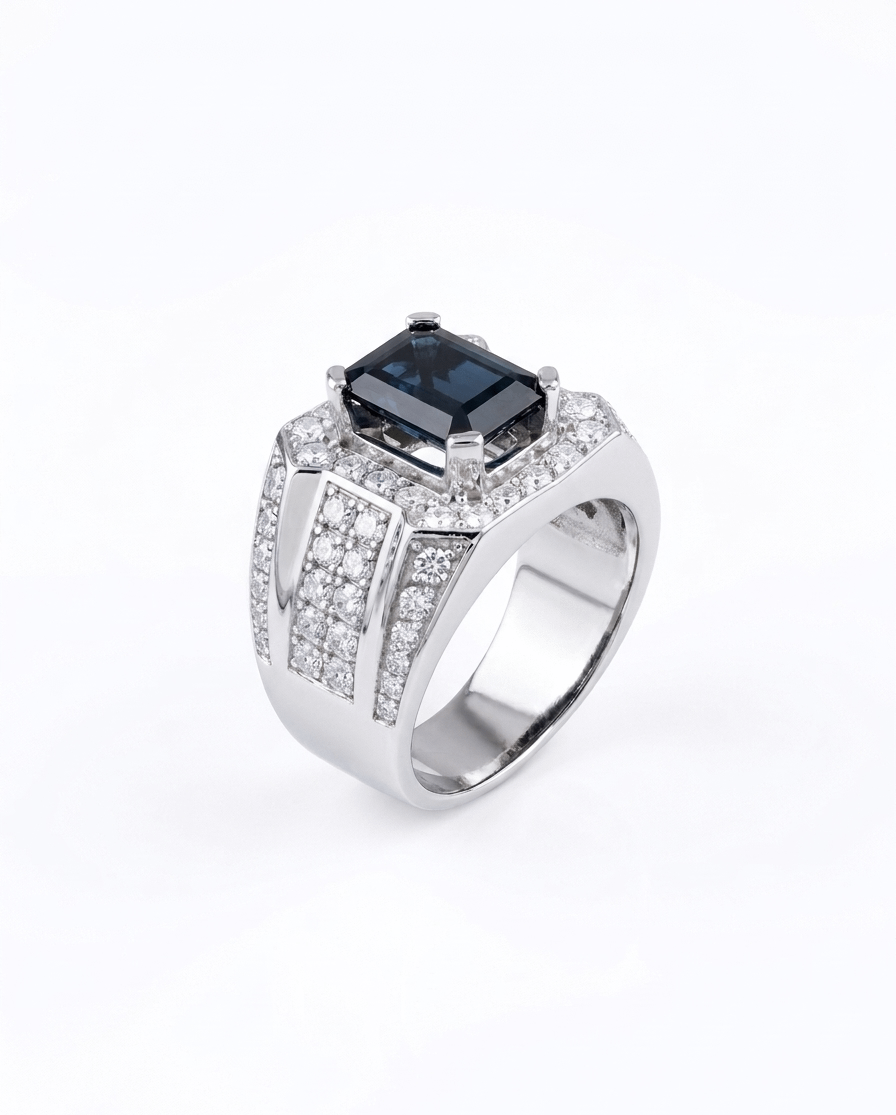 Make a bold and refined statement with this men's ring in sterling silver by AME Jewellery, featuring a natural rectangle-cut blue sapphire.
