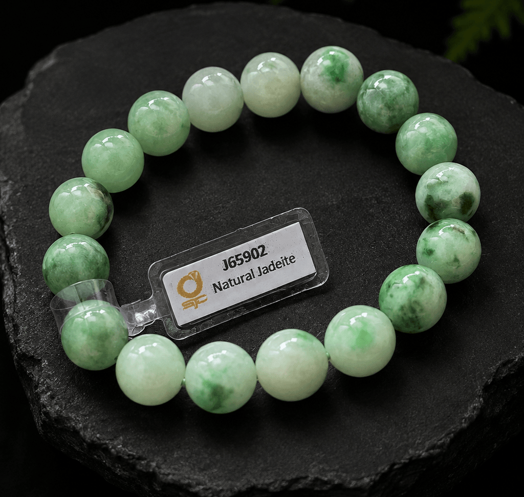 Bracelet en perles de jade jadéite verte birmane d’AME Jewellery est plus qu'un simple bijou époustouflant