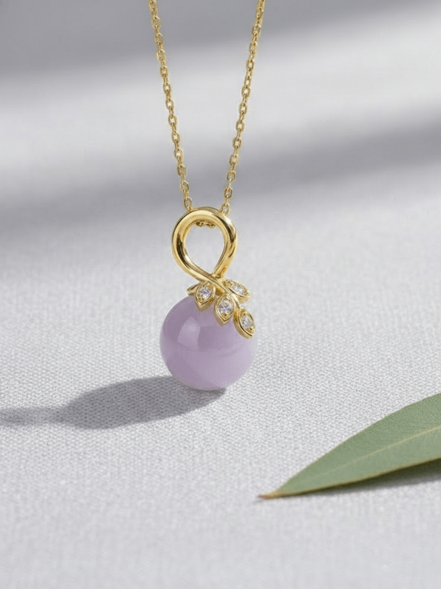 Mặt dây chuyền Vàng Đá quý thiên nhiên Cẩm thạch màu tím Burmese Purple Jadeite Jade Leaf Pendant in 14K Yellow Gold by AME Jewellery