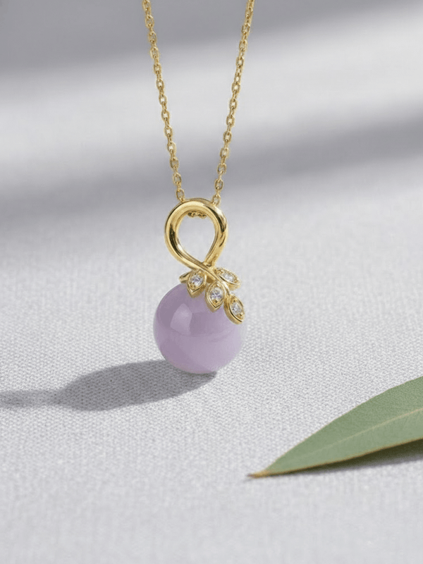 Mặt dây chuyền Vàng Đá quý thiên nhiên Cẩm thạch màu tím Burmese Purple Jadeite Jade Leaf Pendant in 14K Yellow Gold by AME Jewellery