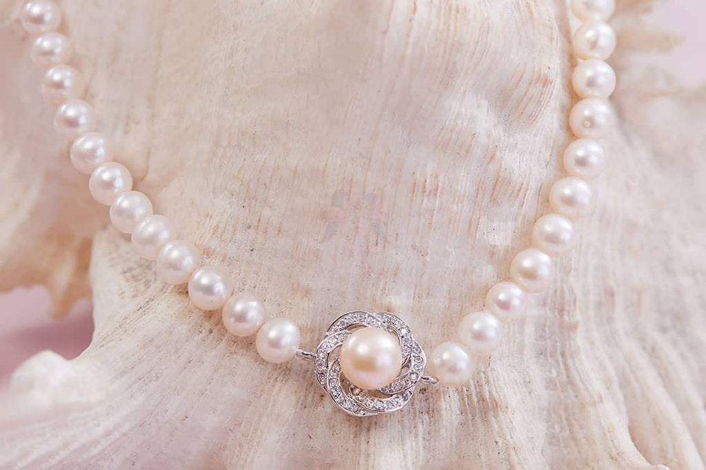 Vòng đeo cổ chuỗi Ngọc trai trắng | White Pearl Strand Necklace by AME Jewellery