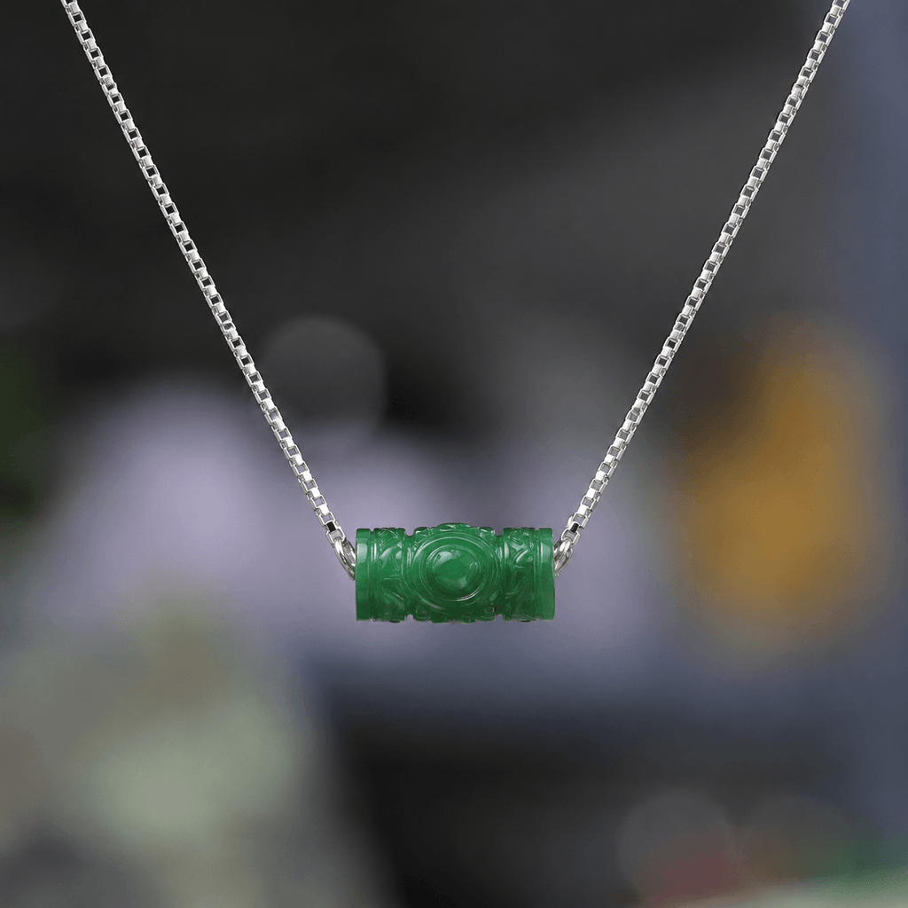 Collier chaîne en argent sterling et Lu Lu Tong sculptée en jade néphrite