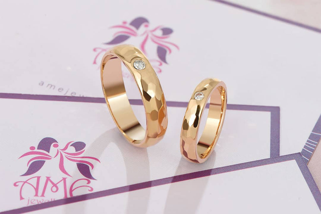 Nhẫn cưới vàng Kim cương thiên nhiên Diamond Hand-Carved Wedding Rings 18K Yellow Gold by AME Jewellery