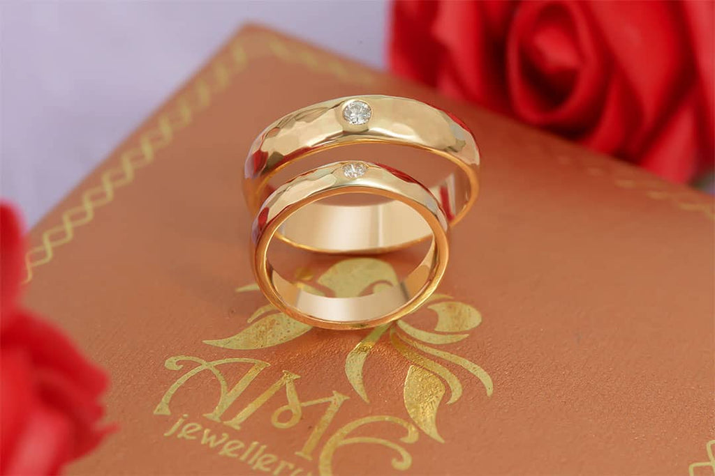 Nhẫn cưới vàng Kim cương thiên nhiên Diamond Hand-Carved Wedding Rings 18K Yellow Gold by AME Jewellery