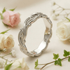 Paire d'alliances, bagues de fiançailles magnifiquement conçues en or 14 carats et or blanc par AME Jewellery