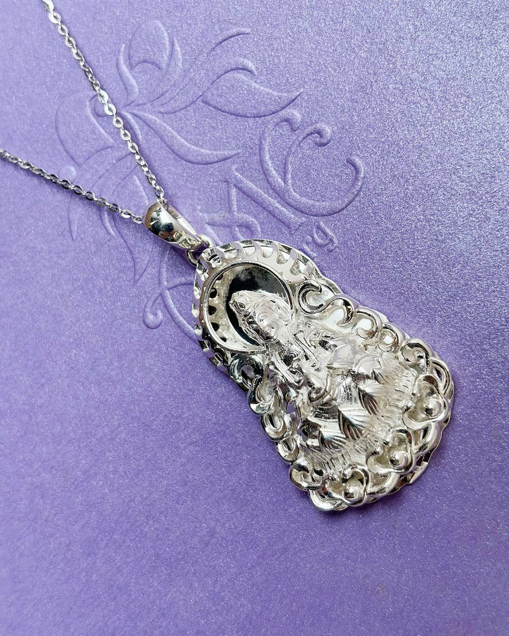 Mặt dây Phật Bà Quan Âm | Guanyin Buddha Pendant by AME Jewellery