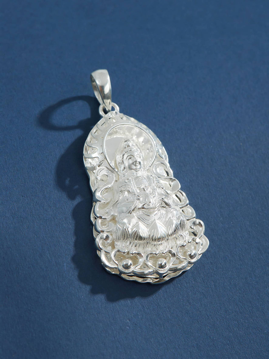 Mặt dây Phật Bà Quan Âm | Guanyin Buddha Pendant by AME Jewellery