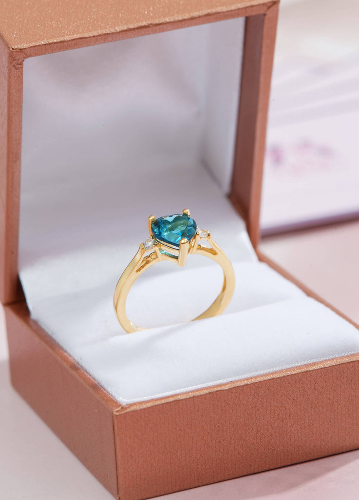 Nhẫn nữ Vàng Đá quý tự nhiên Heart-cut London Blue Topaz Ring in 14K Yellow Gold by AME Jewellery