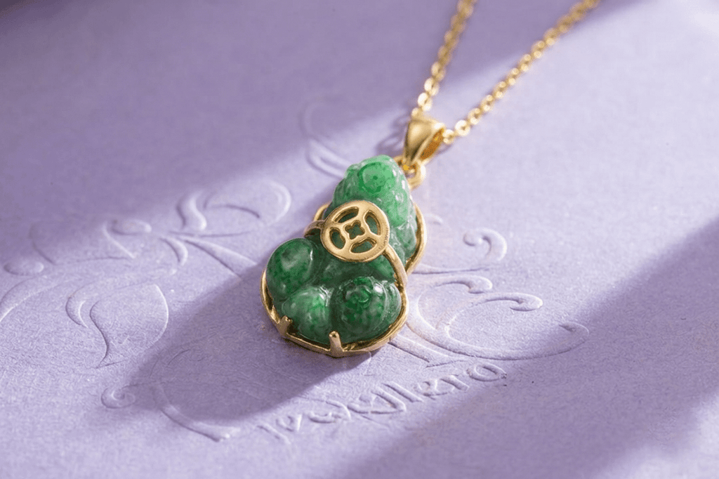 Mặt dây Vàng 14K Tỳ hưu đá Cẩm thạch thiên nhiên | Myanmar Carved Pixiu Jadeite Jade Gold Pendant | AME Jewellery Jewellery