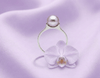 Bague en or blanc 10K avec perle d'eau douce lavande par AME Jewellery.