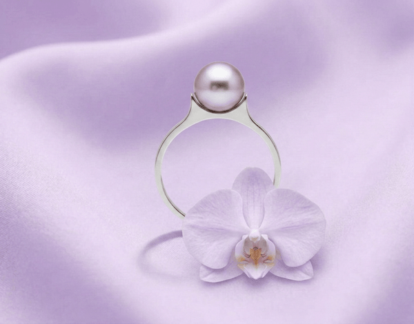 Bague en or blanc 10K avec perle d'eau douce lavande par AME Jewellery.