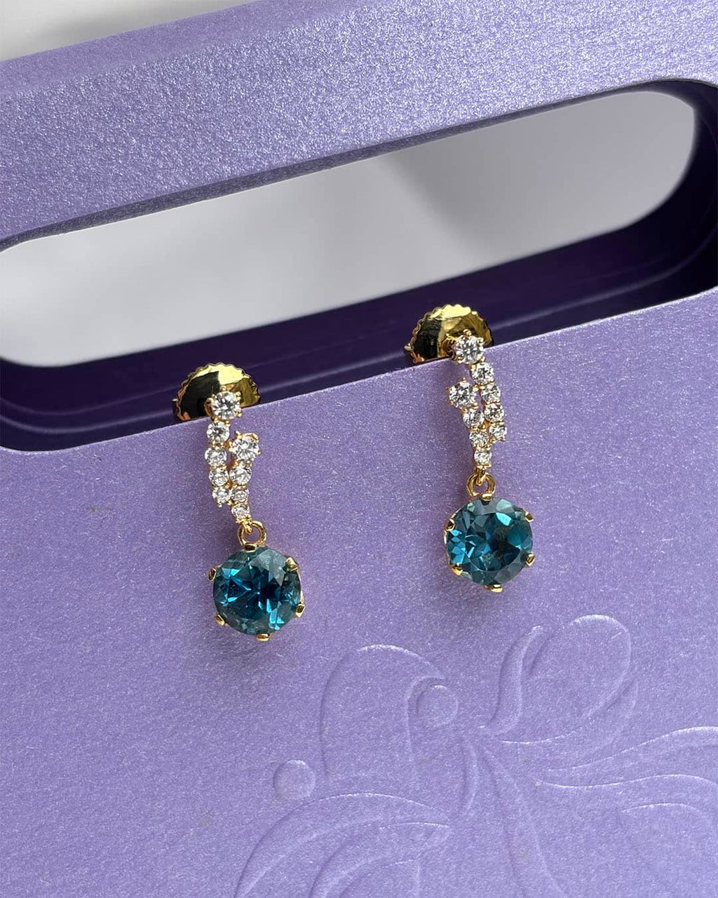 Bông tai Vàng Đá quý tự nhiên London Blue Topaz Earrings in 14K Yellow Gold by AME Jewellery