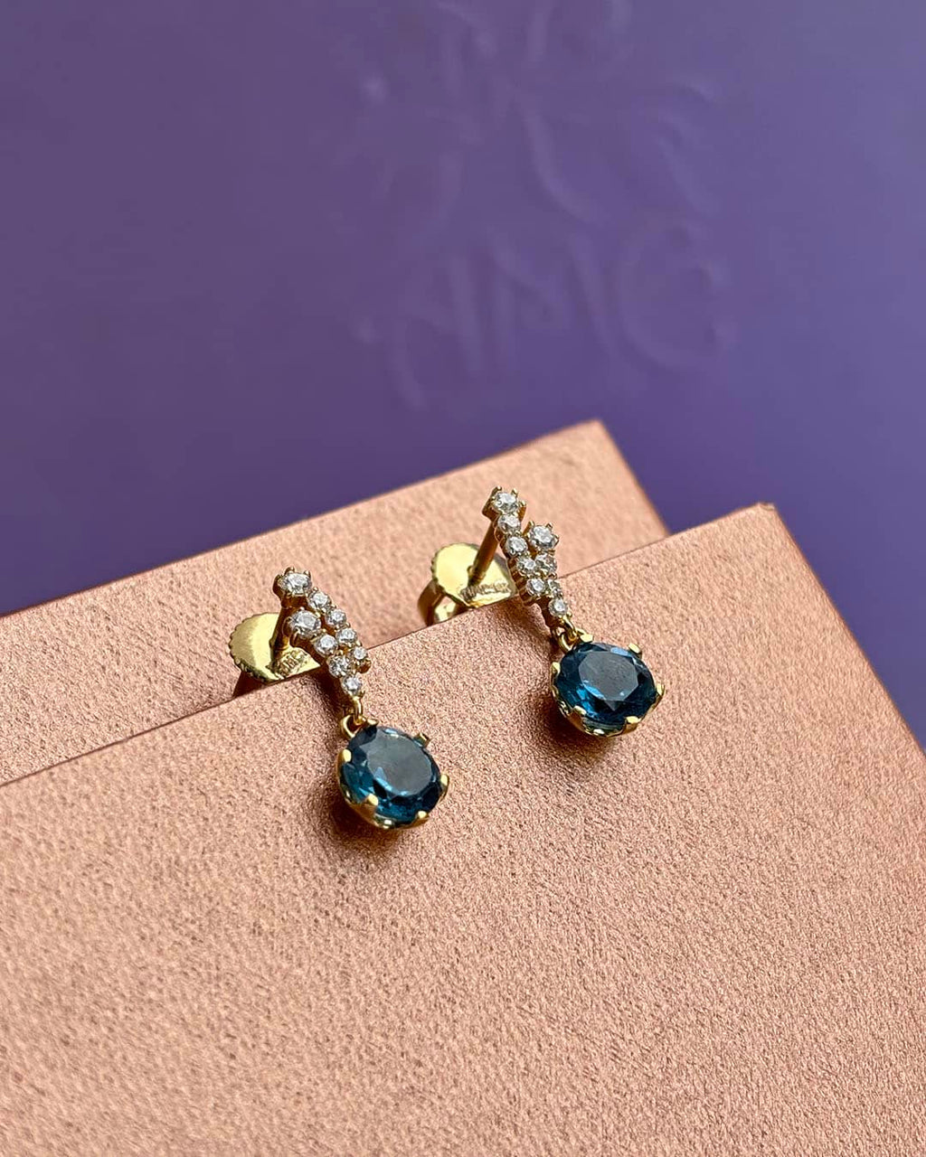 Bông tai Vàng Đá quý tự nhiên London Blue Topaz Earrings in 14K Yellow Gold by AME Jewellery