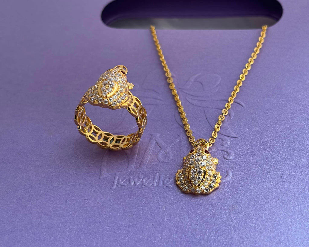 Bộ Trang sức Vàng 14K Cóc ngậm tiền Thiềm Thừ | Lucky Money Frog or Money Toad Jewelry Set in Yellow Gold by AME Jewellery