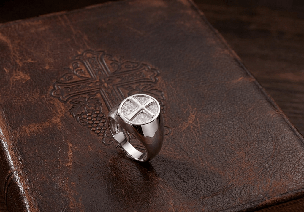 Nhẫn Nam Cross Signet Ring for Men | AME Jewellery