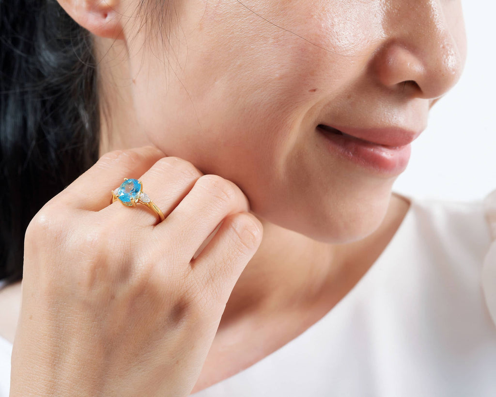 Nhẫn nữ Vàng Đá quý tự nhiên Oval Blue Topaz Ring in 14K Yellow Gold by AME Jewellery