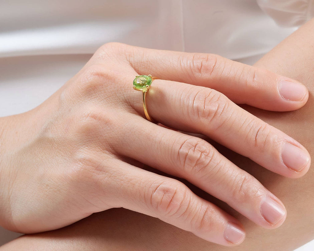 Nhẫn nữ Vàng Đá quý thiên nhiên Oval Peridot Solitaire Ring in 14K Yellow Gold by AME Jewellery