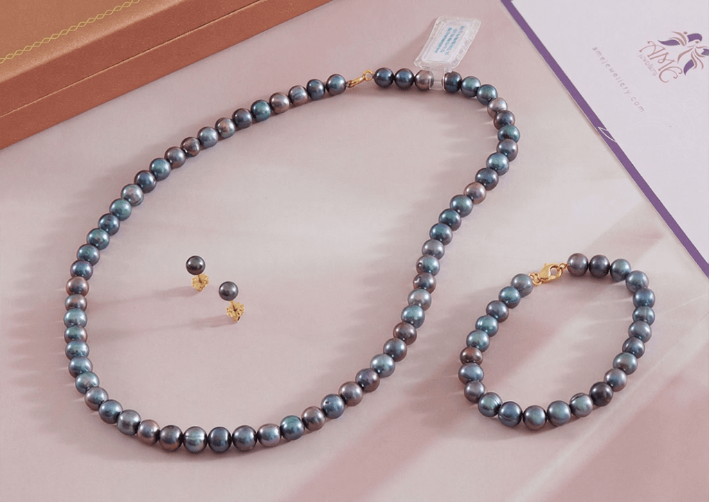  Peacock Freshwater Cultured Pearls Strand Jewelry three-piece Set with 14-karat Yellow Gold Clasp by AME Jewellery