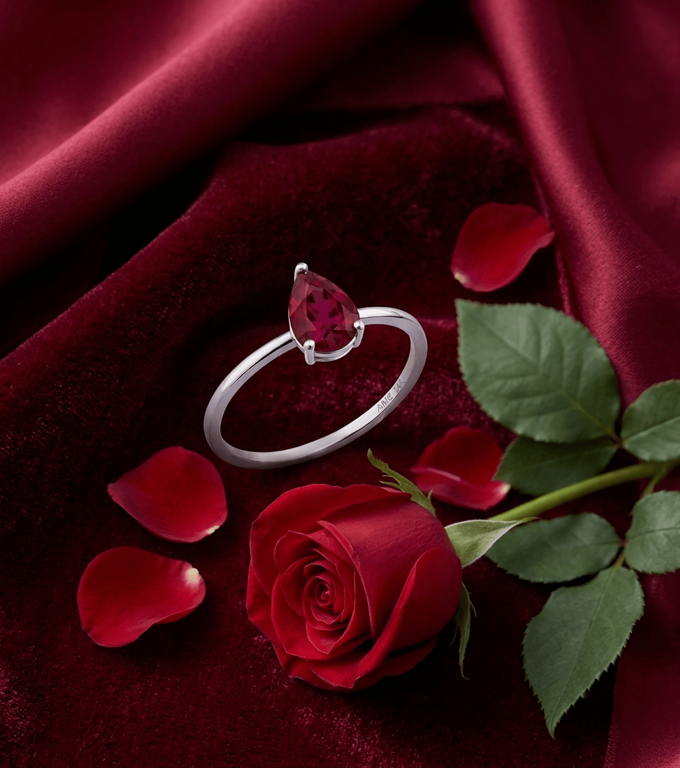 Bague en or jaune 14K avec rubis poire naturel - AME Jewellery